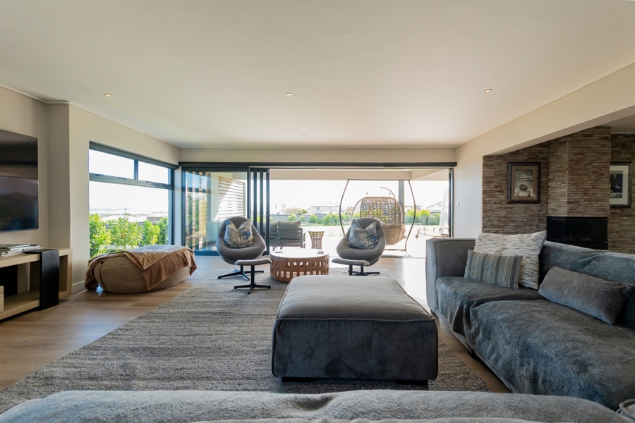 4 Bedroom Property for Sale in Myburgh Park Western Cape